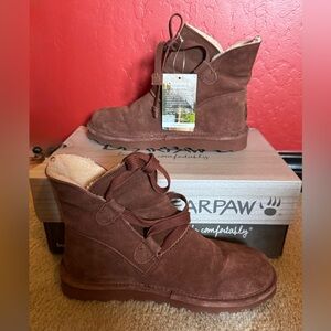 Bearpaw Zora tie ankle boots size 8